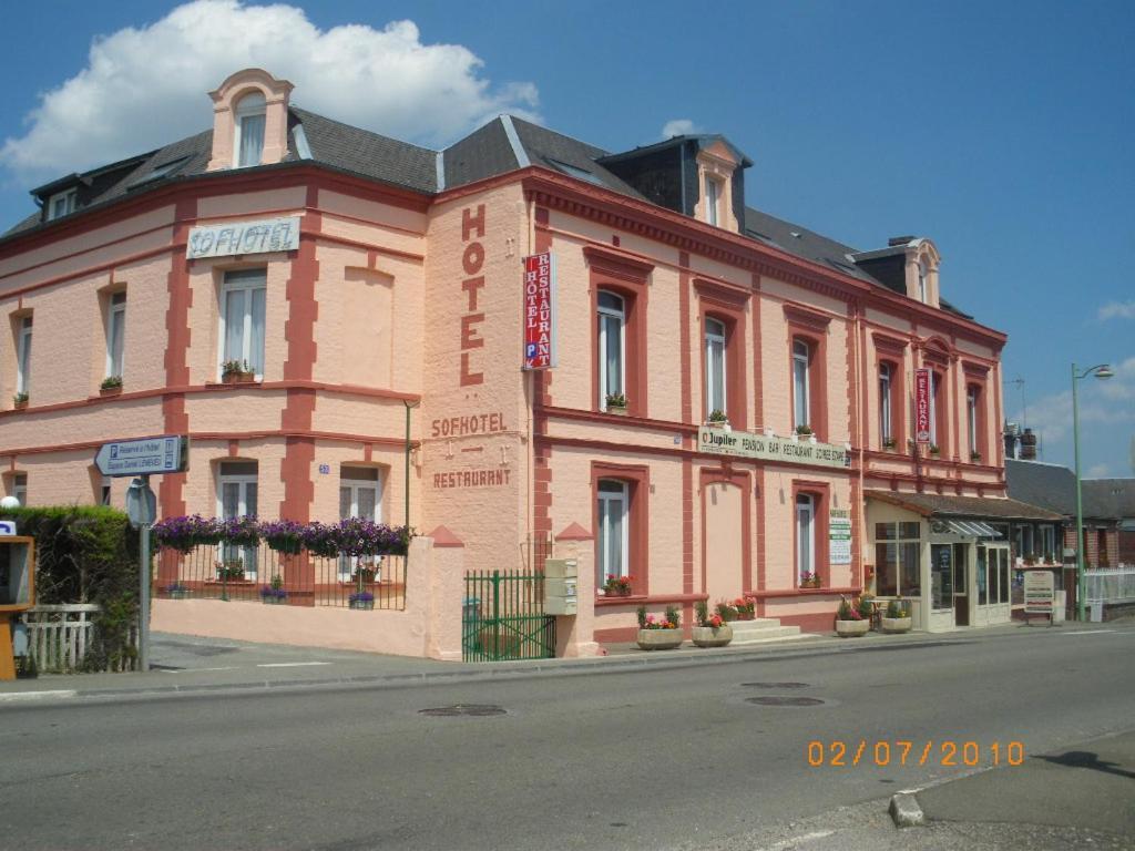 Logis - Hotel Et Restaurant Le Sofhotel Forges-les-Eaux Exterior photo